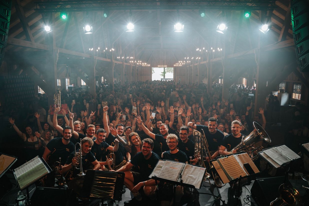 Die Sieger des Band Contests, die Blechbradla, übertrugen ihre Freude an der Musik aufs Publikum!