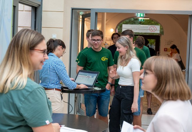 Podiumsdiskussion "Im Dschungel der Wahlversprechen"